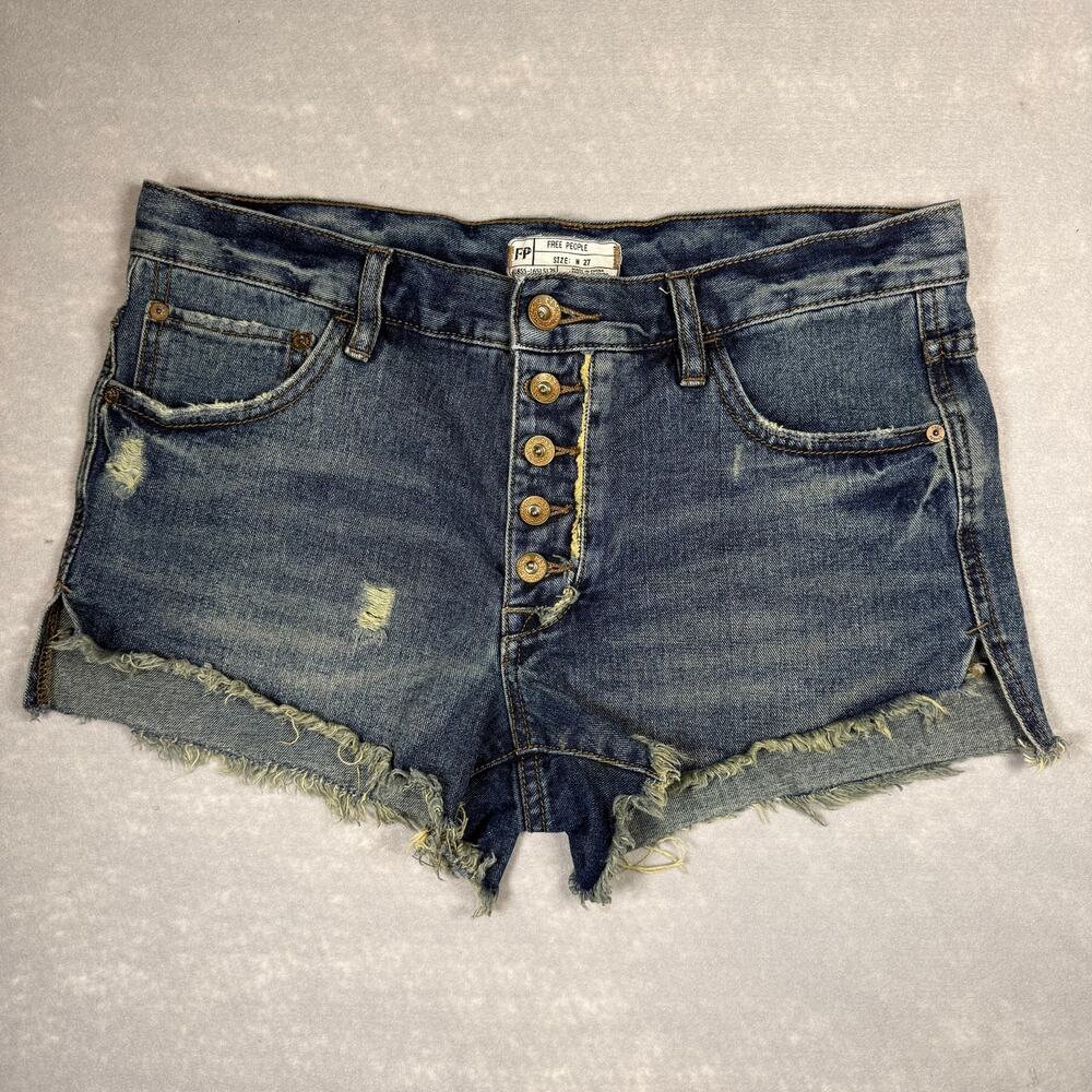 Free People cut off denim shorts - distressed jean shorts dirty wash blue sz 27